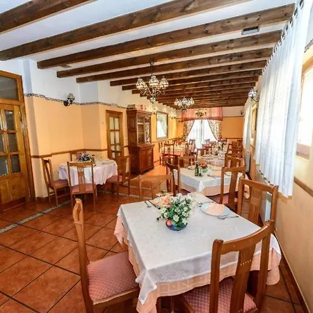 Hostal J.J. Marlene * Salduero